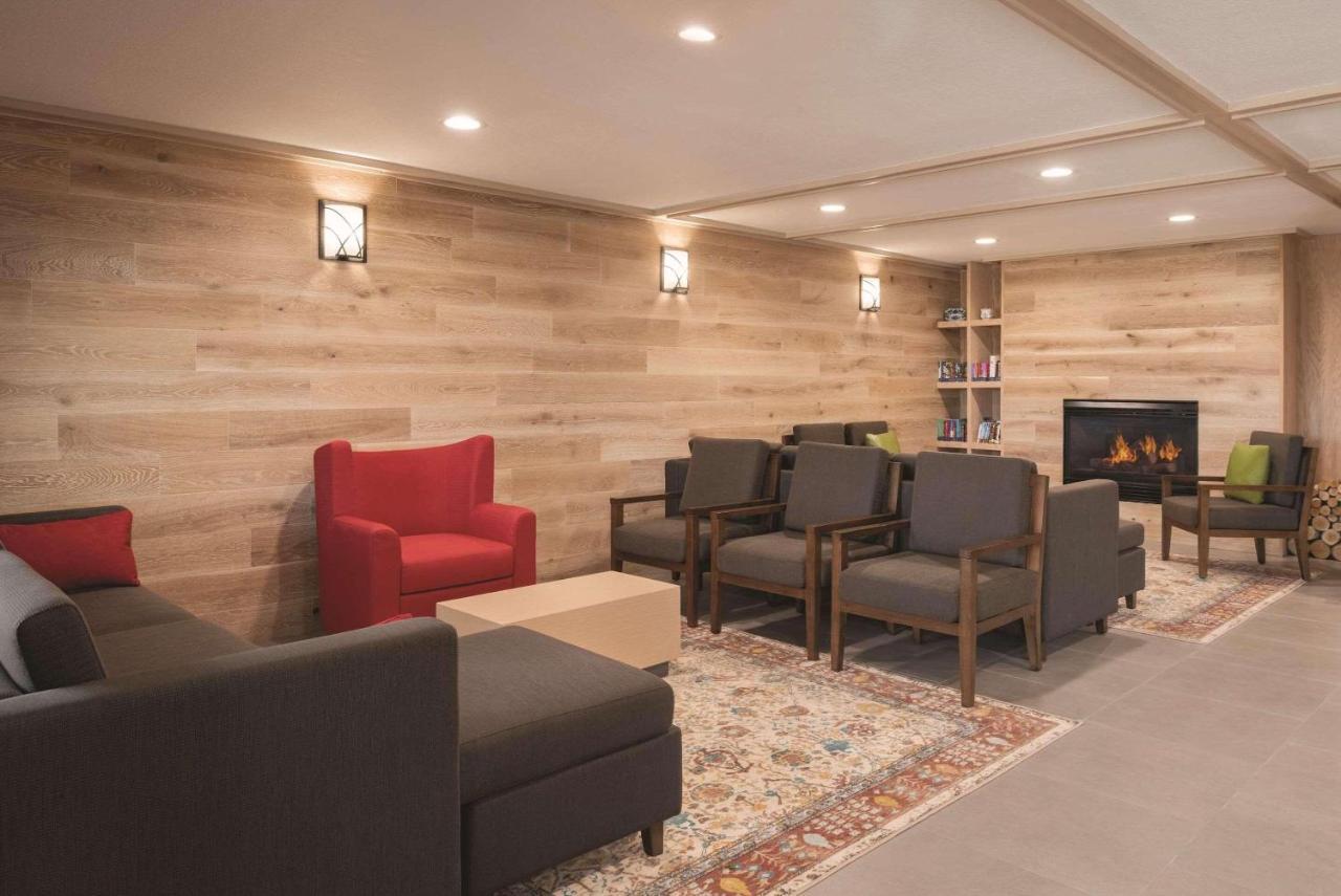 Country Inn & Suites By Radisson, Pella, Ia Экстерьер фото